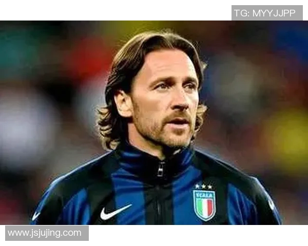 足球大师球星的传奇之路:从绿茵场到全球荣耀的辉煌历程