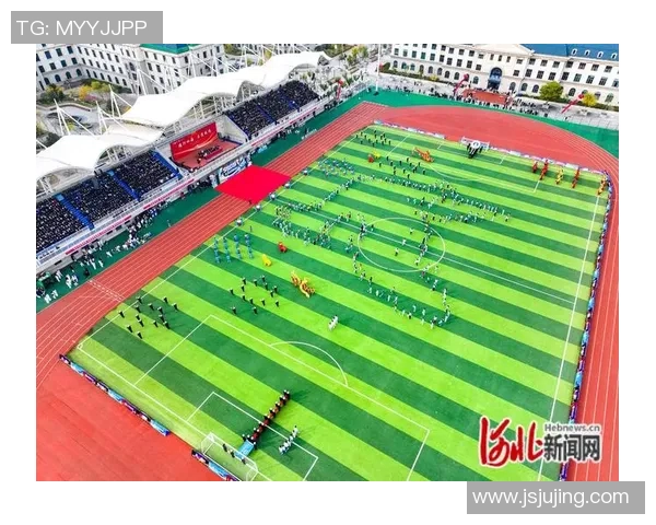 以足球巨星为灵感描绘热血画卷展现绿茵激情与艺术魅力