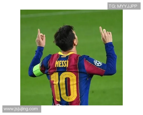 聚焦足球场上十号球星的传奇魅力与独特光辉展现